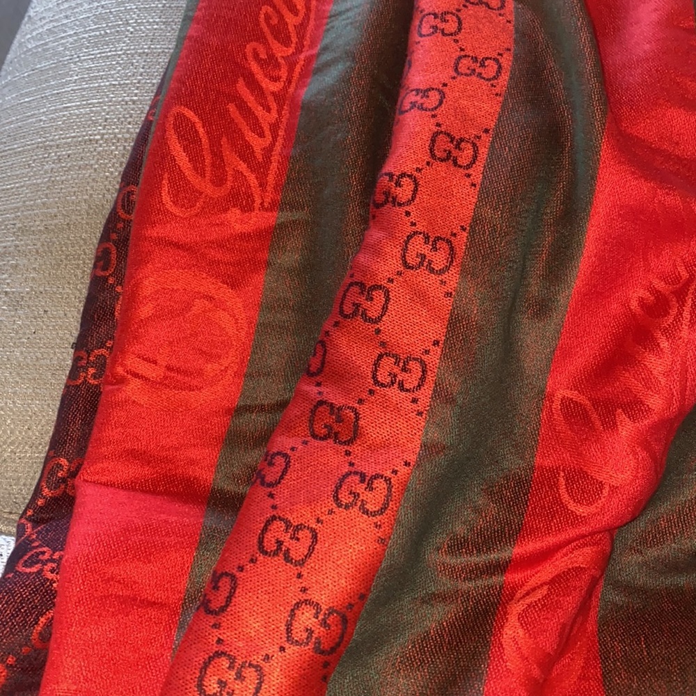 Gucci scarf 🧣 red, green and black.. silk and cashmere